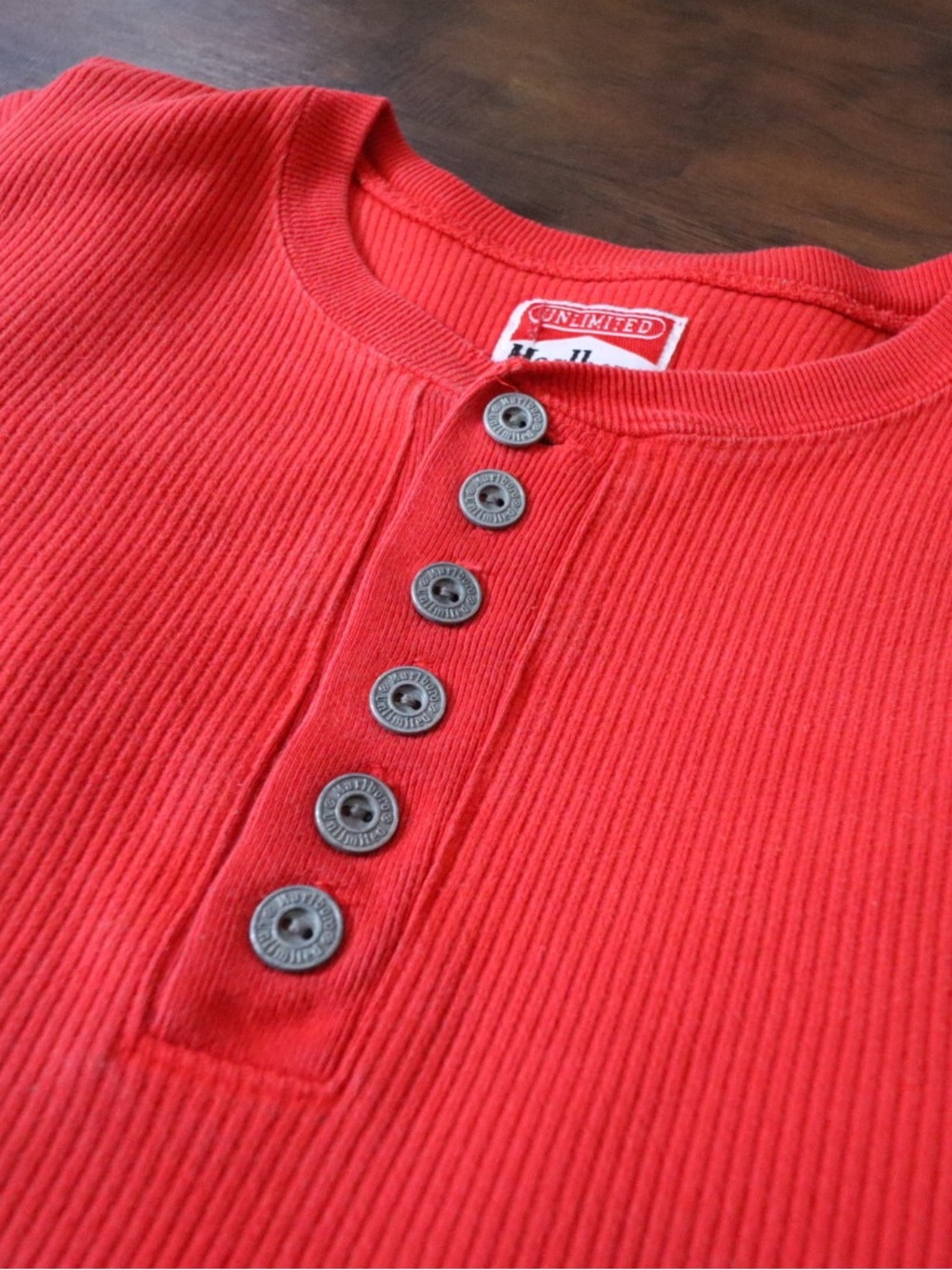 90s vintage Marlboro Red Long-Sleeve Henley Top